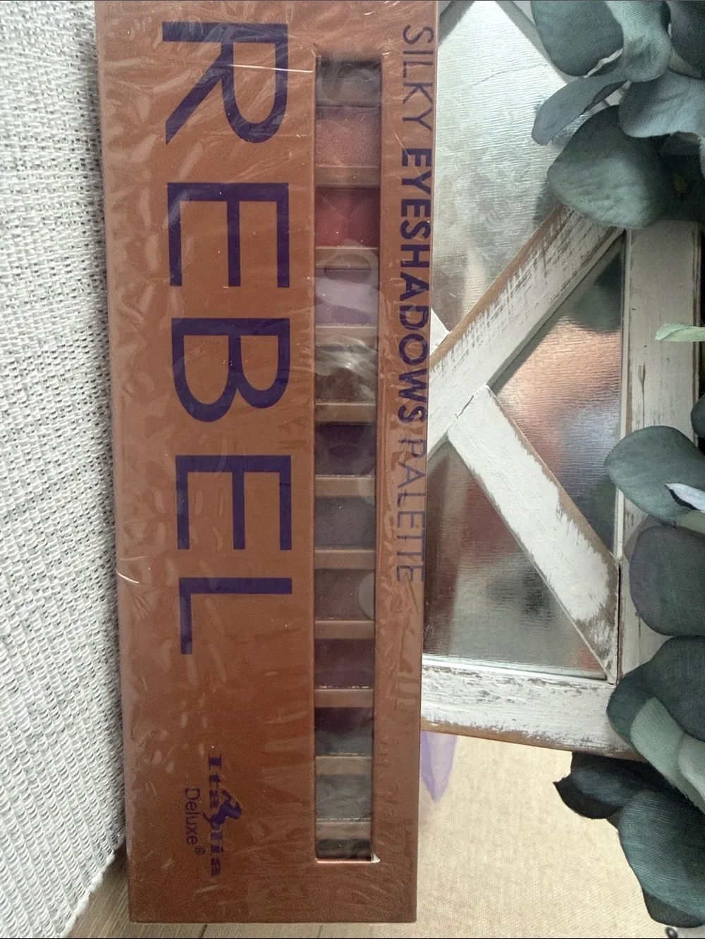 REBEL Brown Silky Eyeshadow Palette - Warm Brown Tones. Brand New